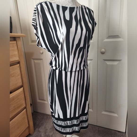 Cache Black & White Zebra Print Open Back Blouson Dress size 6 - Picture 9 of 9